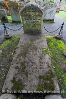 William Burnes` grave, Kirk-Alloway, Alloway.